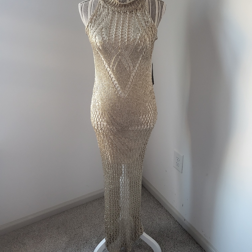 NWT Venus stunning gold metallic long  summer dress. Size 8